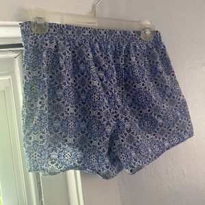 Derek Heart blue patterned shorts